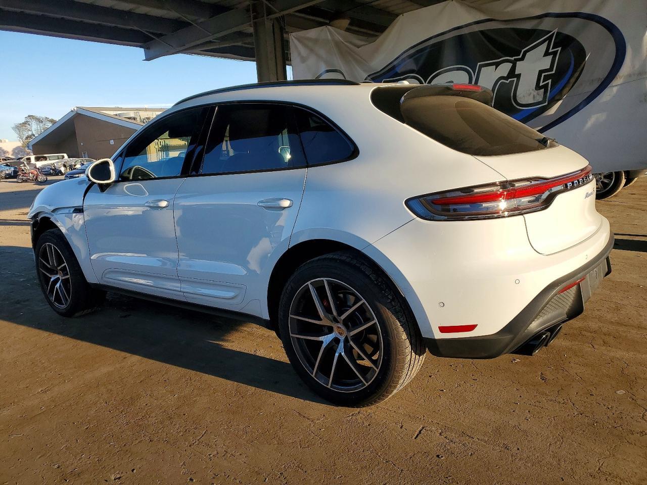 2022 Porsche Macan S - Фото 2