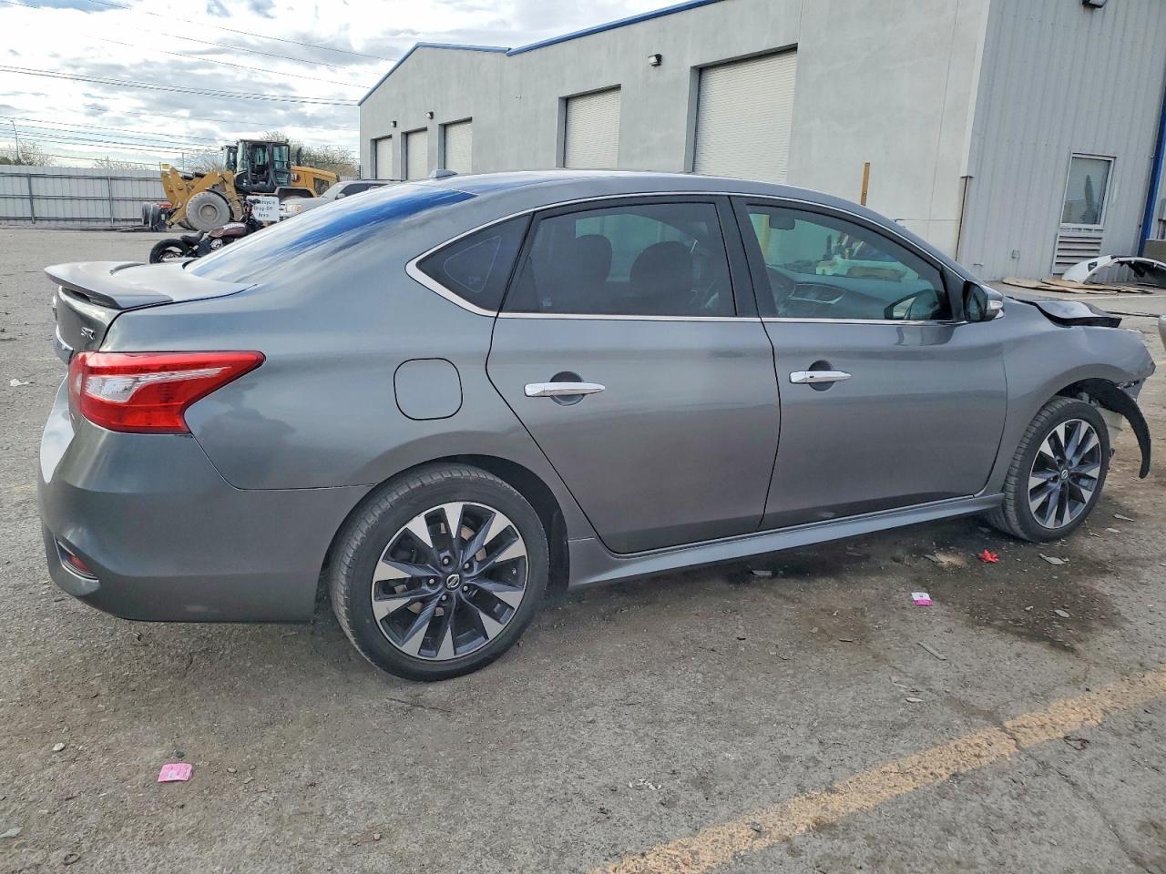 2016 Nissan Sentra Sr - Фото 3
