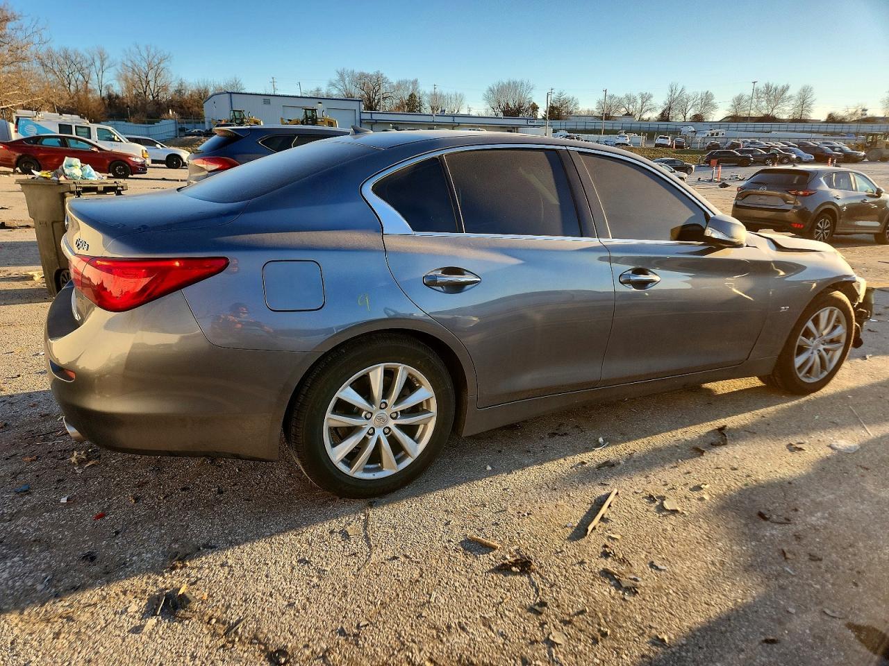 2015 Infiniti Q50 Base - Фото 3