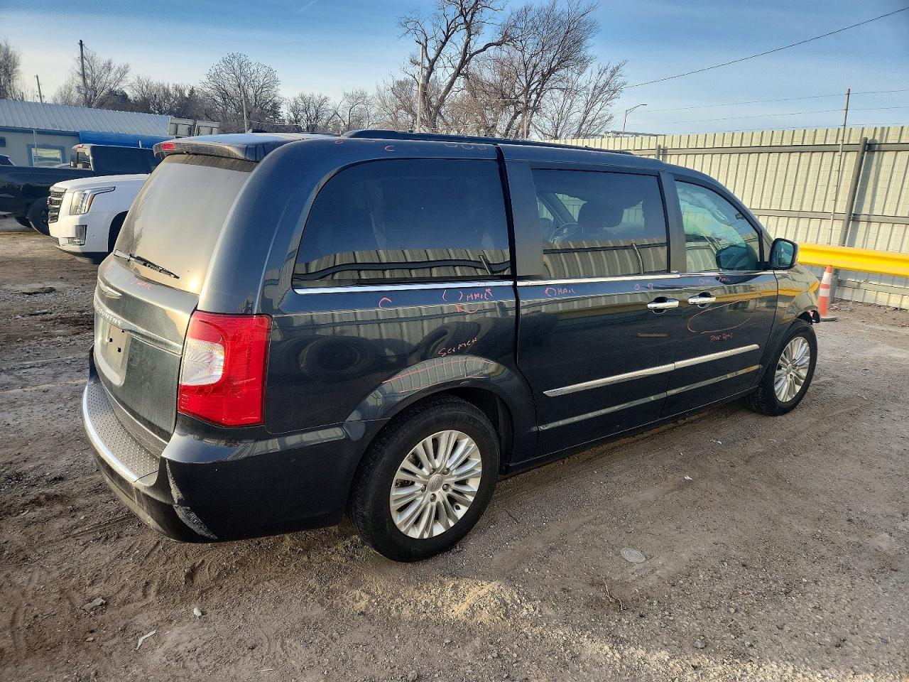2013 Chrysler Town & Country Touring L - Image 3