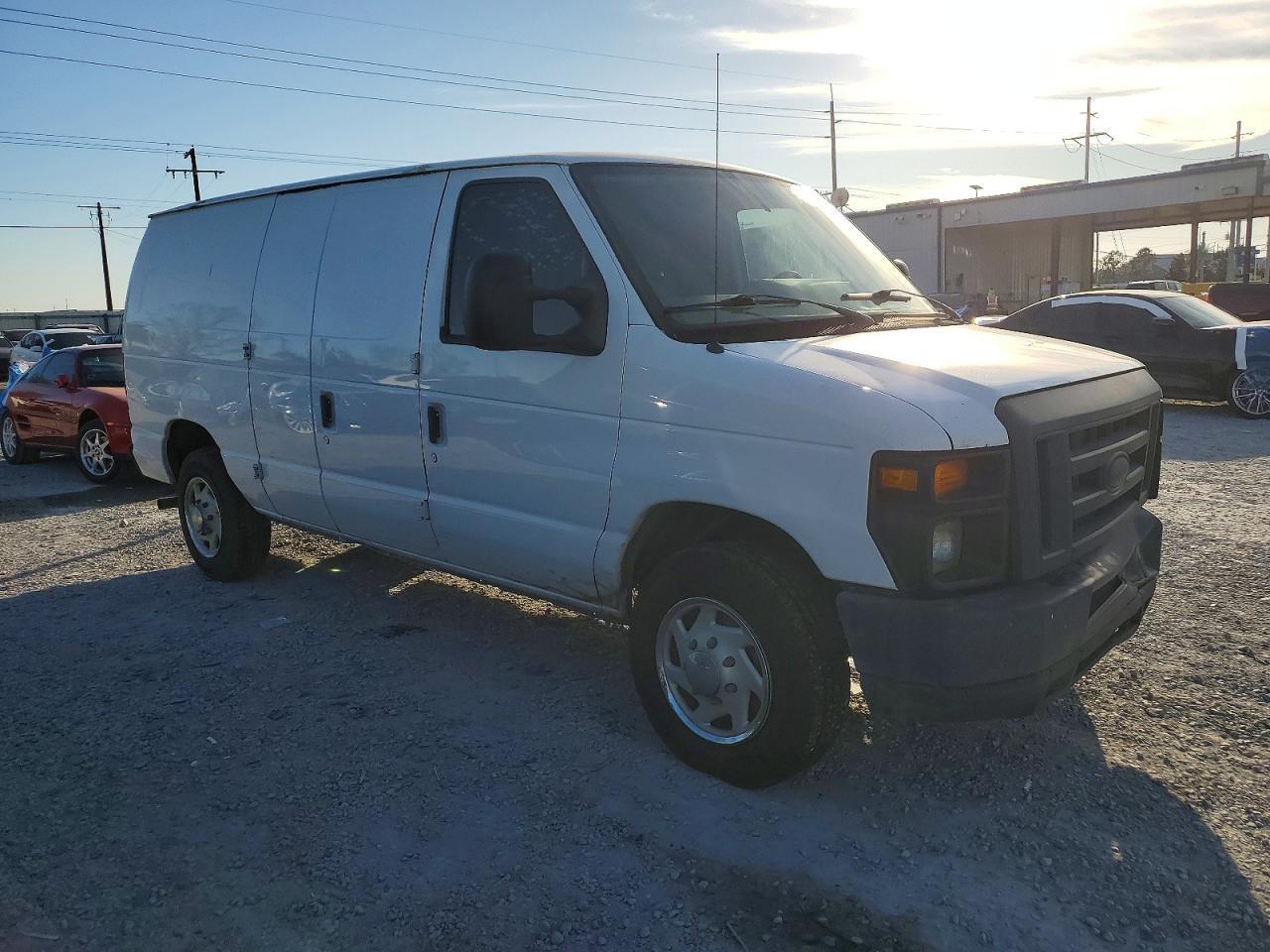 2014 Ford E150 Delivery Van - Фото 4