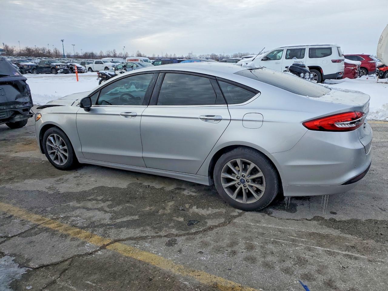 2017 Ford Fusion Se - Фото 2