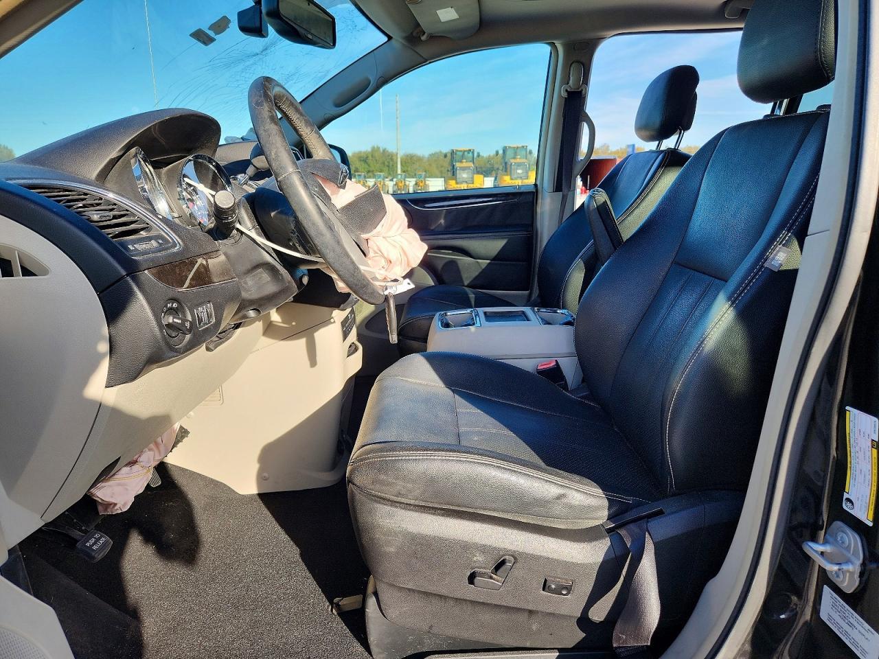 2016 Chrysler Town & Country Touring L - Фото 7