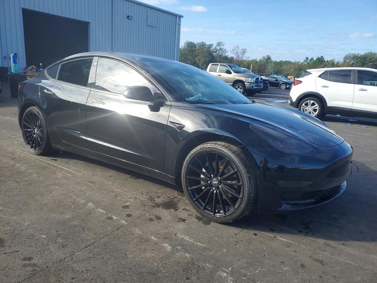 2019 Tesla Model 3 - Image 4