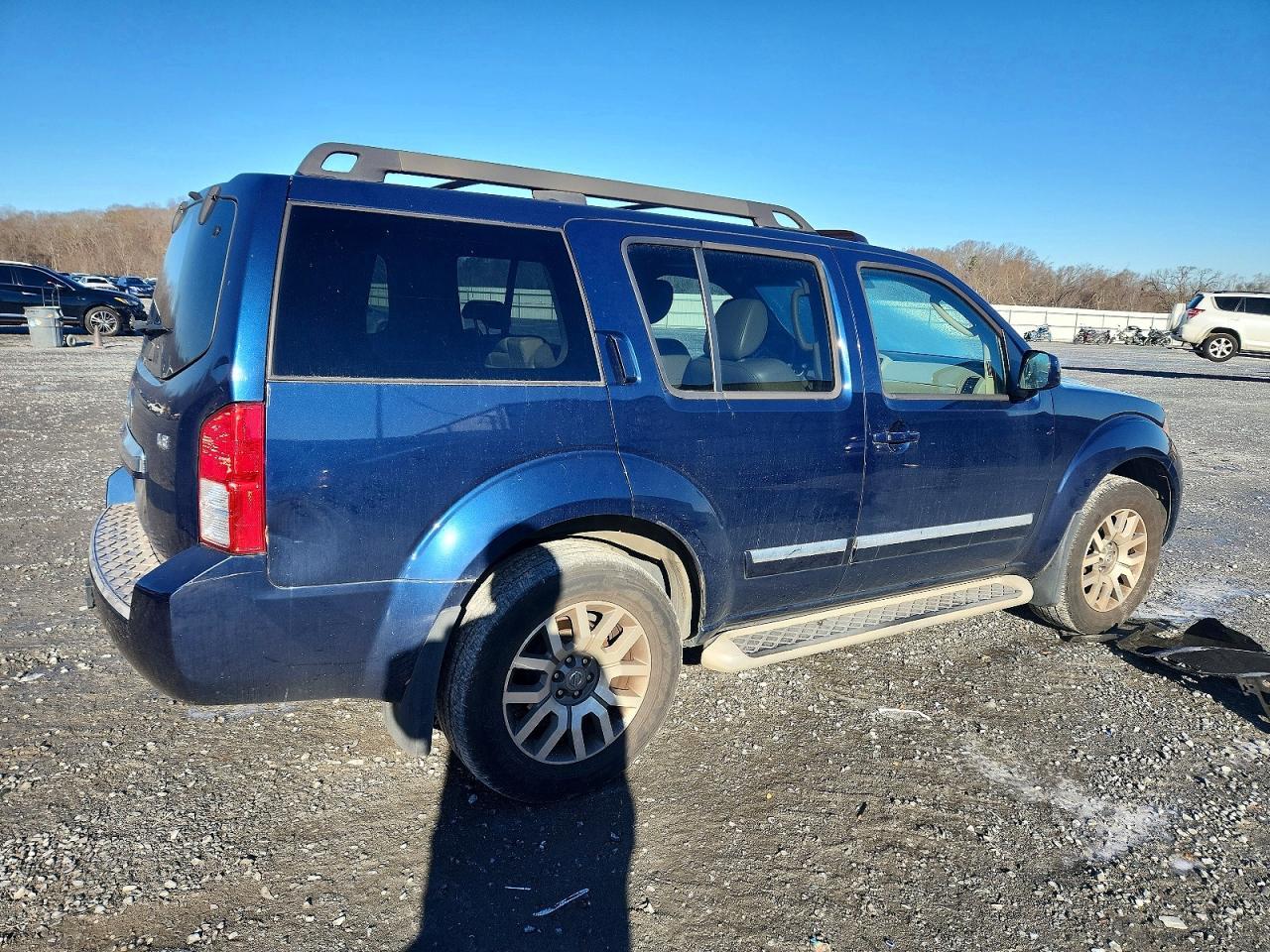 2011 Nissan Pathfinder S - Фото 3