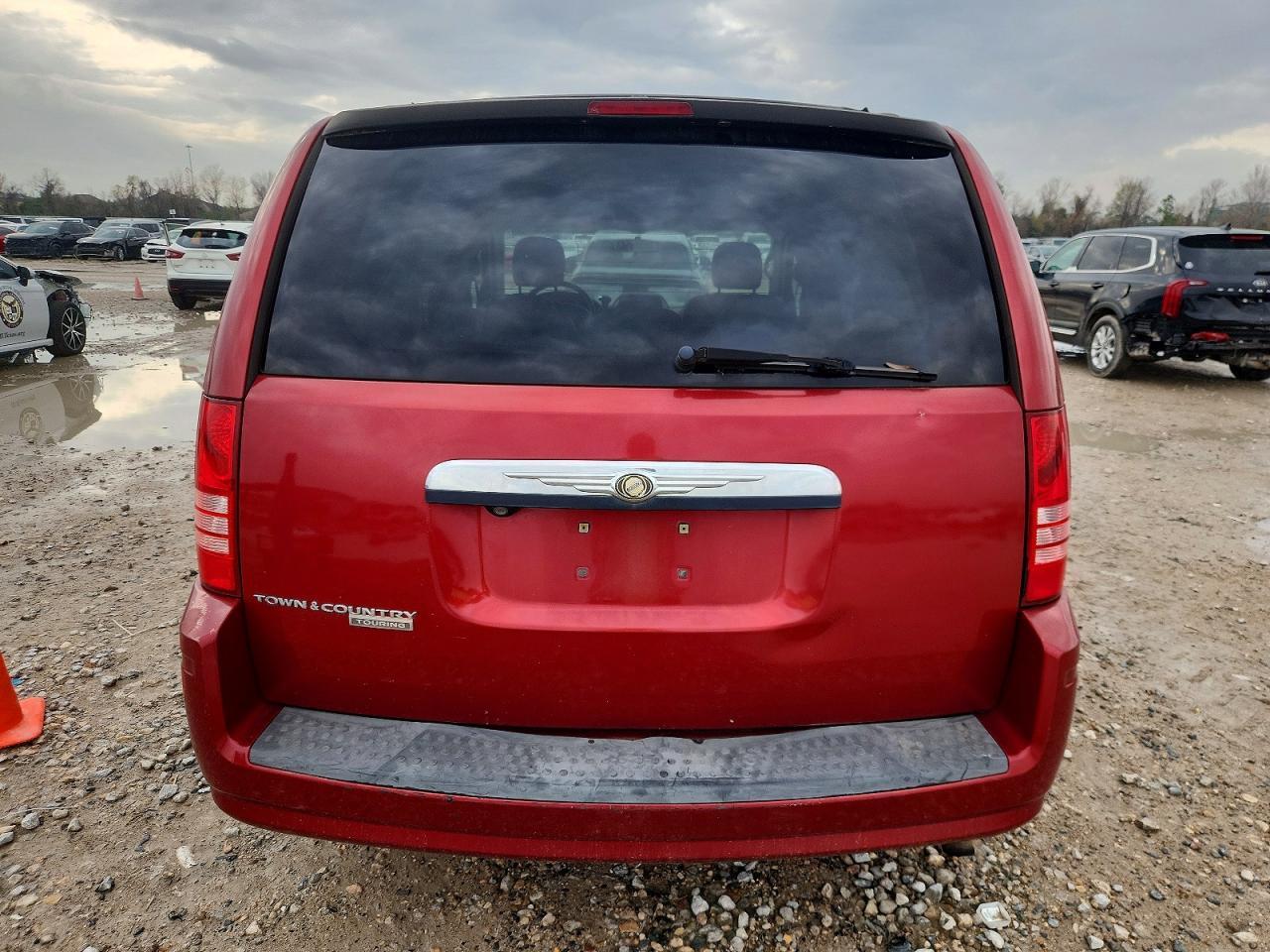 2008 Chrysler Town & Country Touring - Image 6