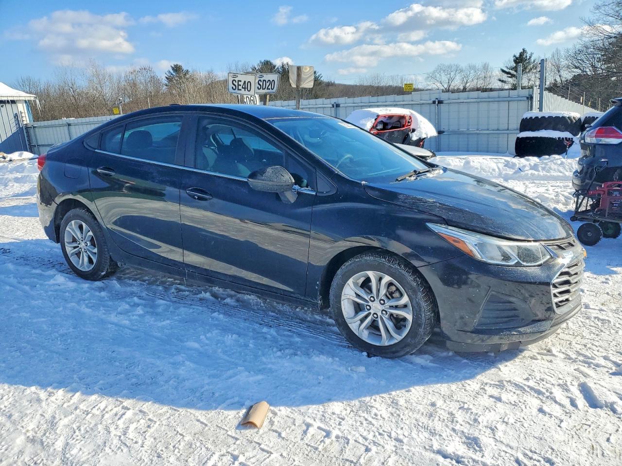 2019 Chevrolet Cruze Ls - Image 4