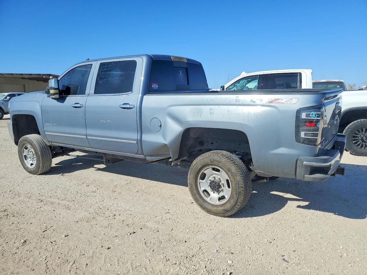 2015 Chevrolet Silverado K2500 Heavy Duty Ltz - Фото 2