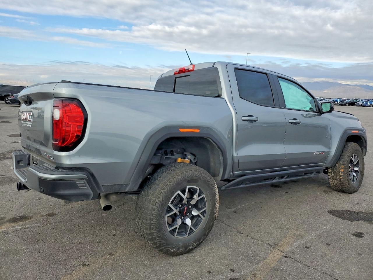 2024 GMC Canyon At4X - Image 3