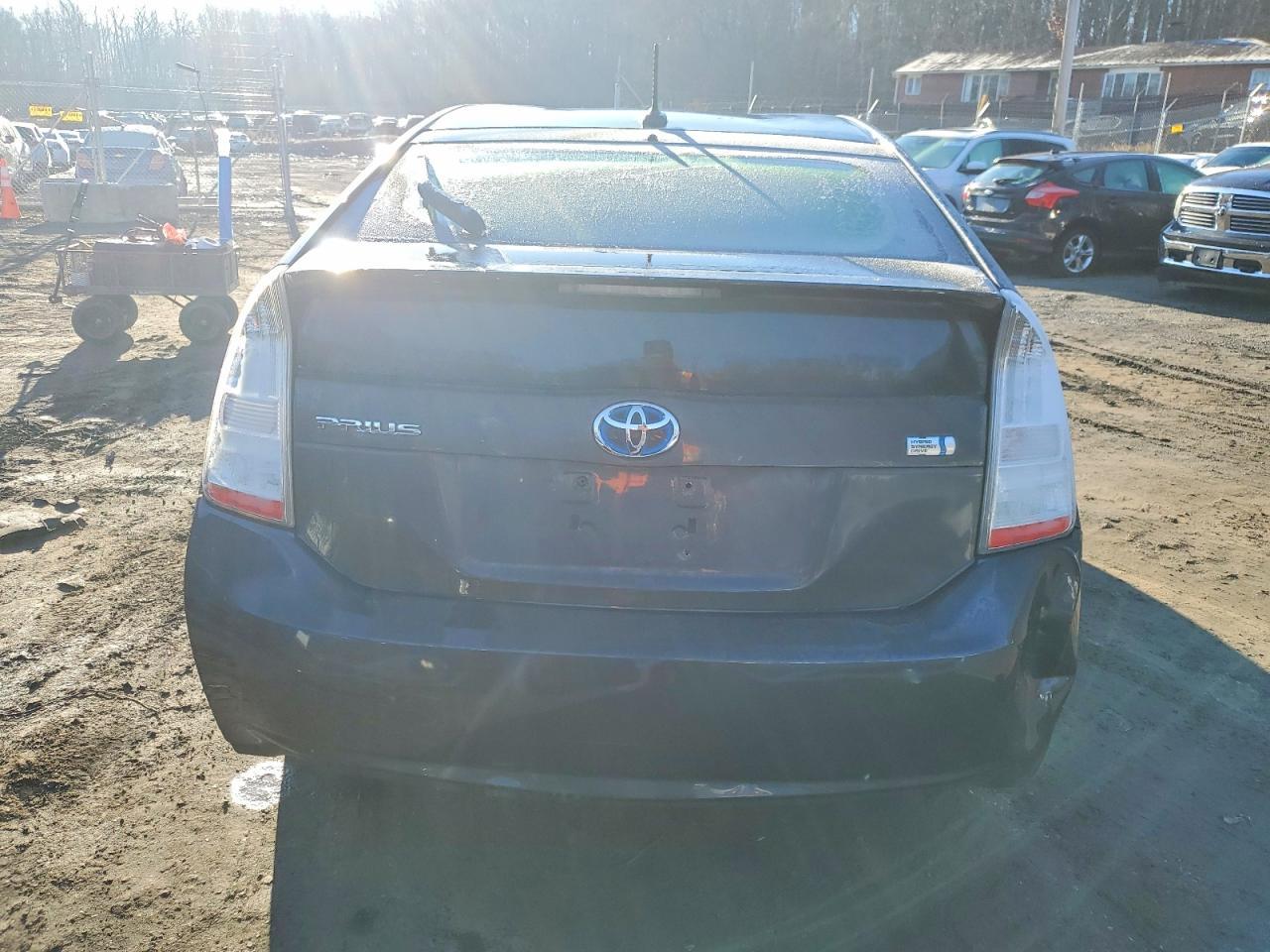 2011 Toyota Prius - Фото 6