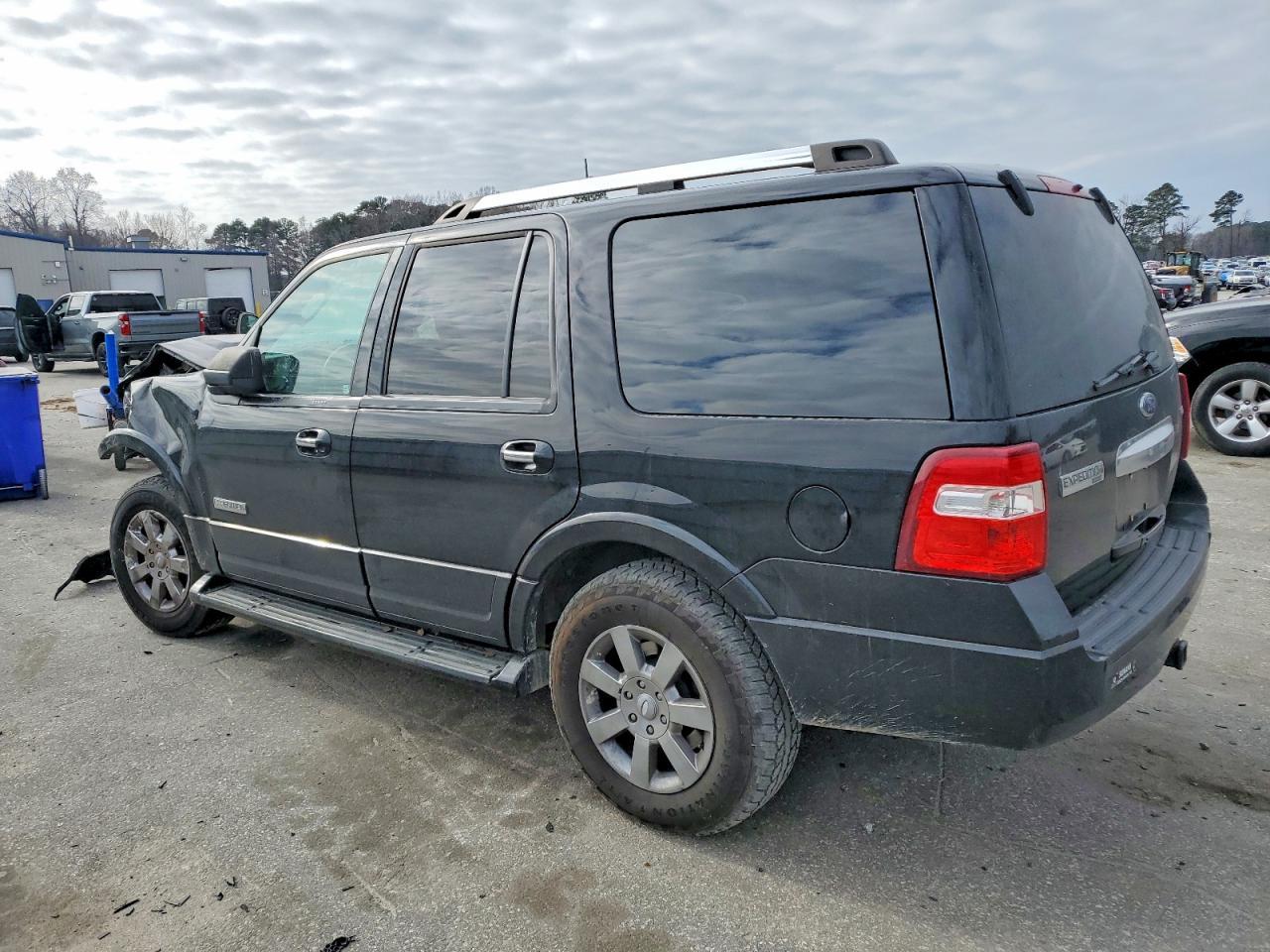 2007 Ford Expedition Limited - Image 2