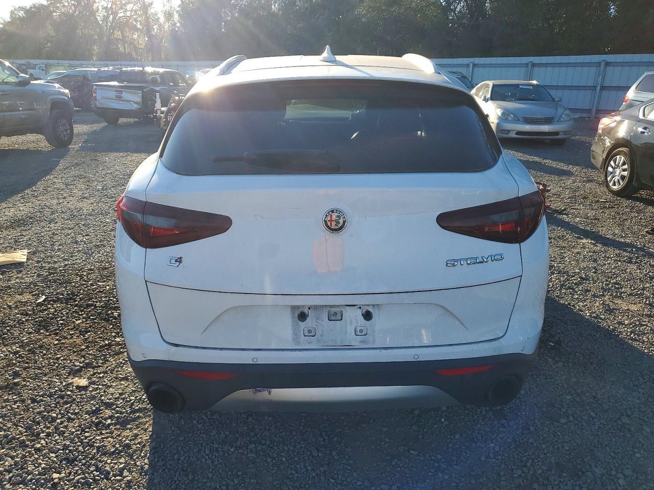 2018 Alfa Romeo Stelvio - Фото 6