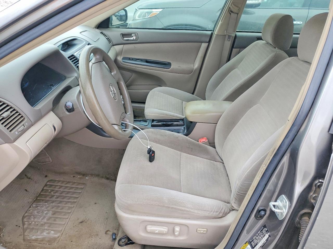 2005 Toyota Camry Le - Image 7