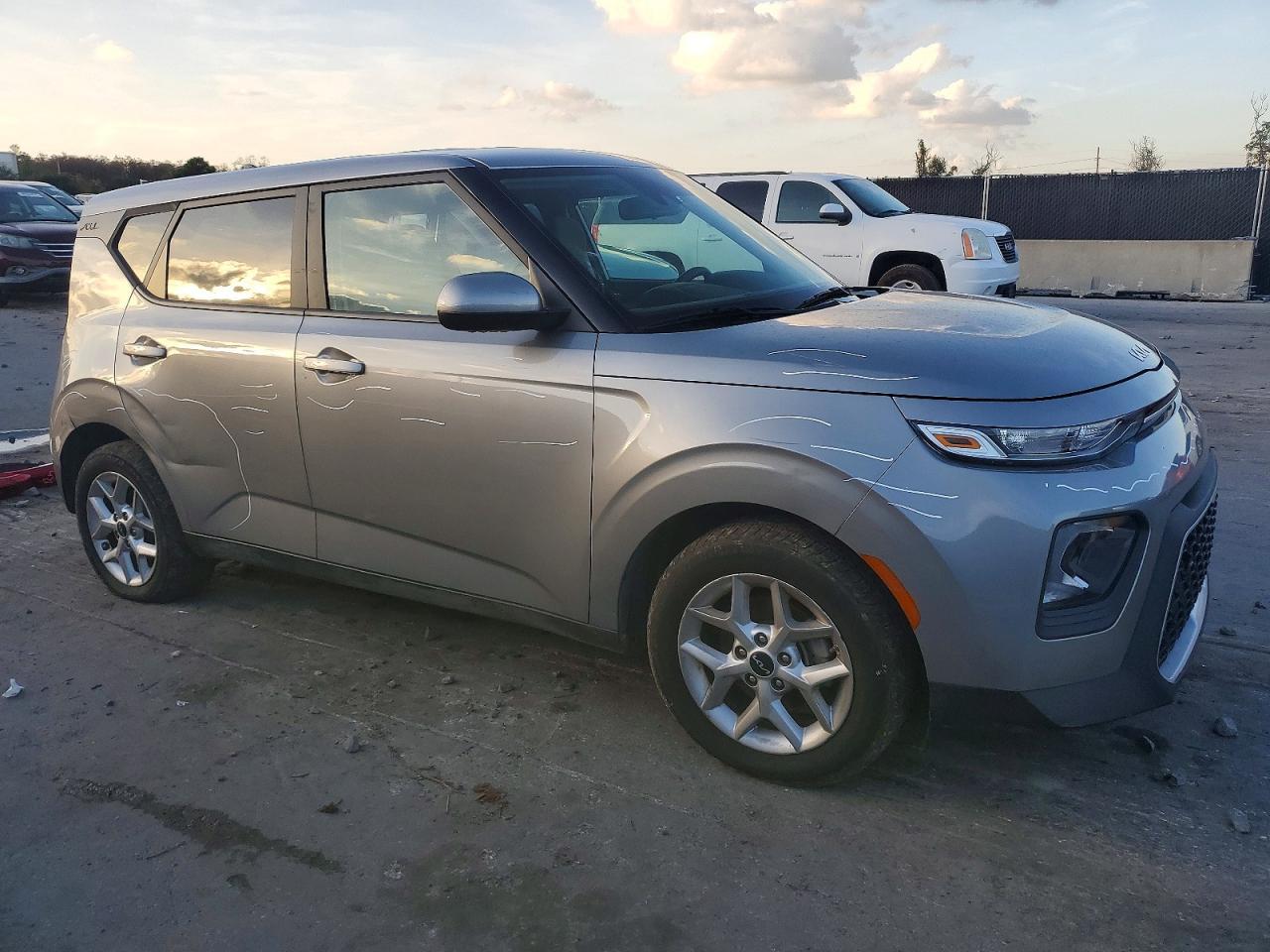 2022 Kia Soul Lx - Image 4