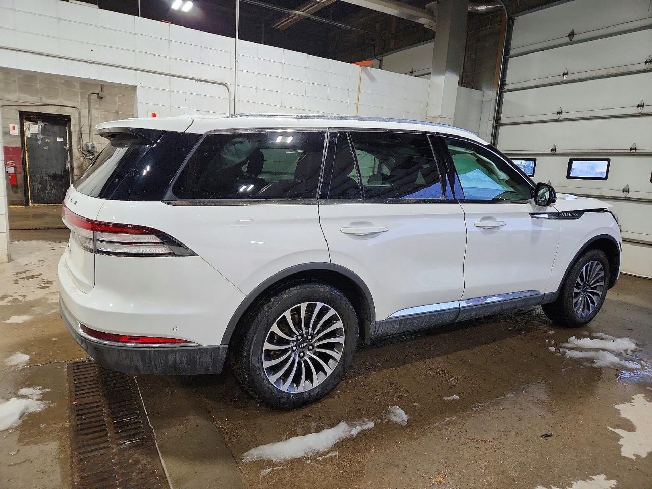 2020 Lincoln Aviator Reserve - Image 3