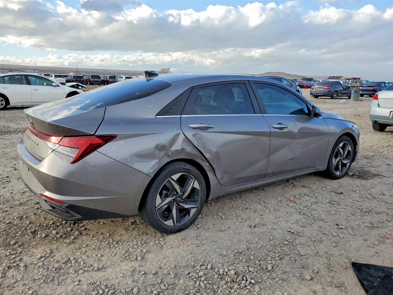 2022 Hyundai Elantra Sel - Фото 3