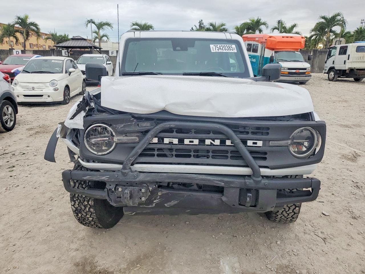2024 Ford Bronco Black Diamond - Image 5
