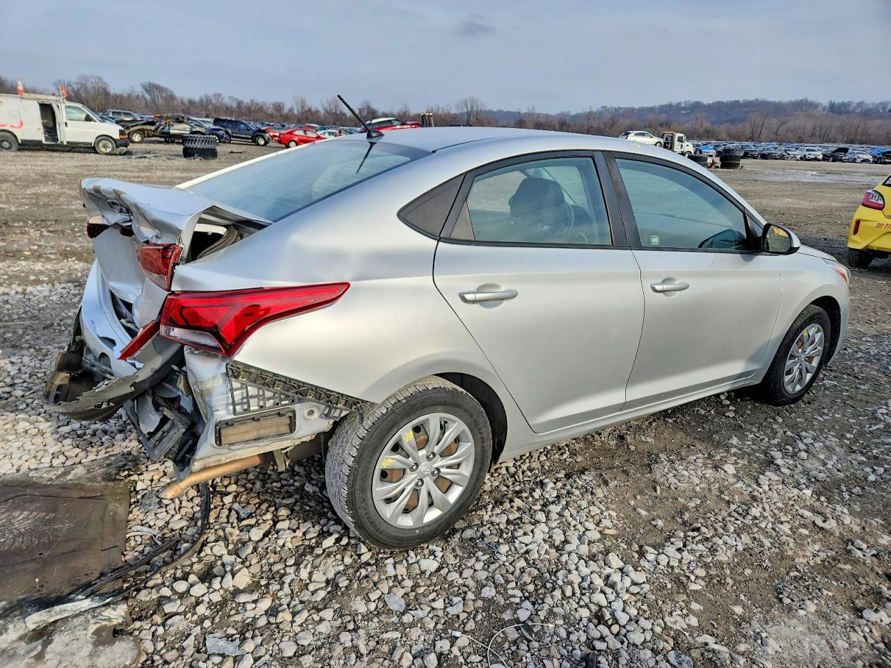 2019 Hyundai Accent Se - Фото 3