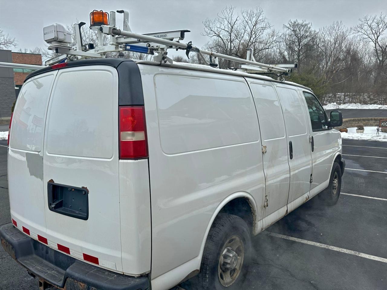 2015 Chevrolet Express G2500 - Фото 3