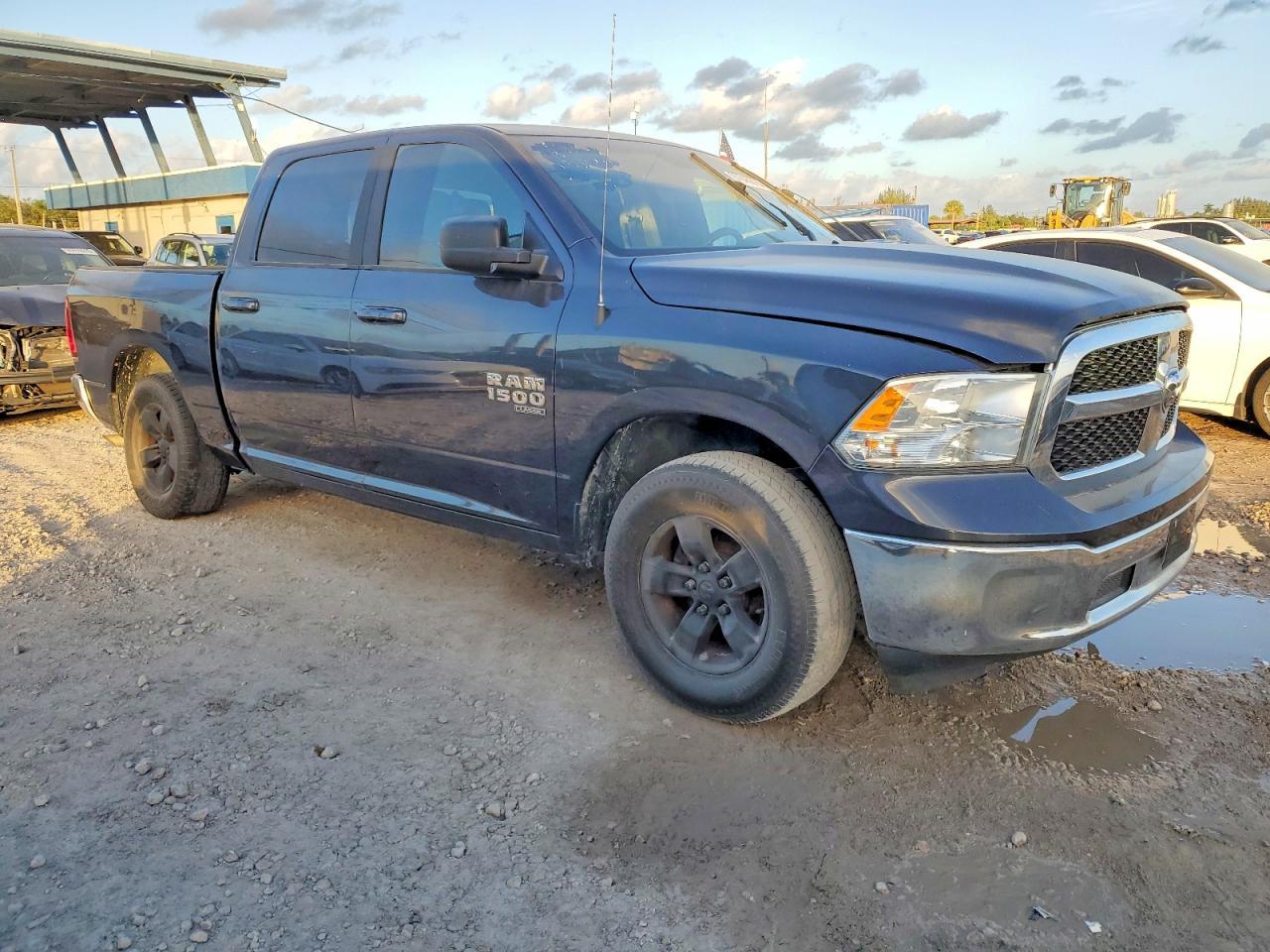 2021 Ram 1500 Classic Slt - Image 4