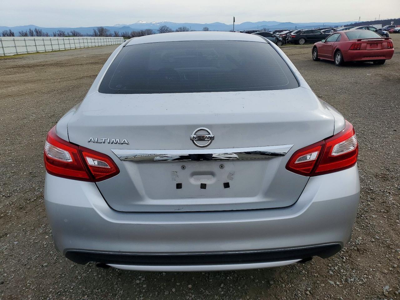 2016 Nissan Altima 2.5 - Image 6