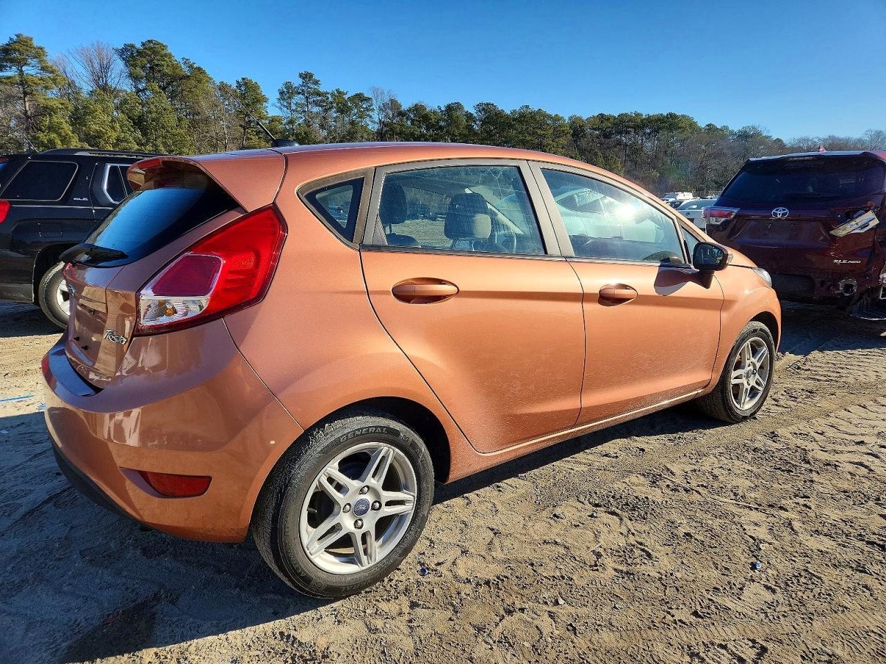 2017 Ford Fiesta Se - Фото 3