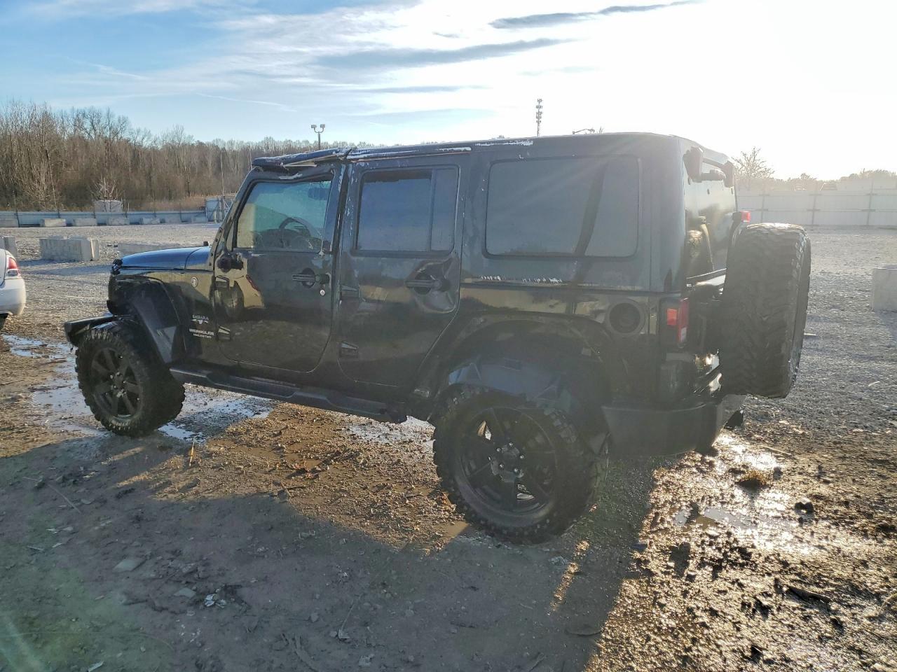2016 Jeep Wrangler Unlimited Sahara - Фото 2
