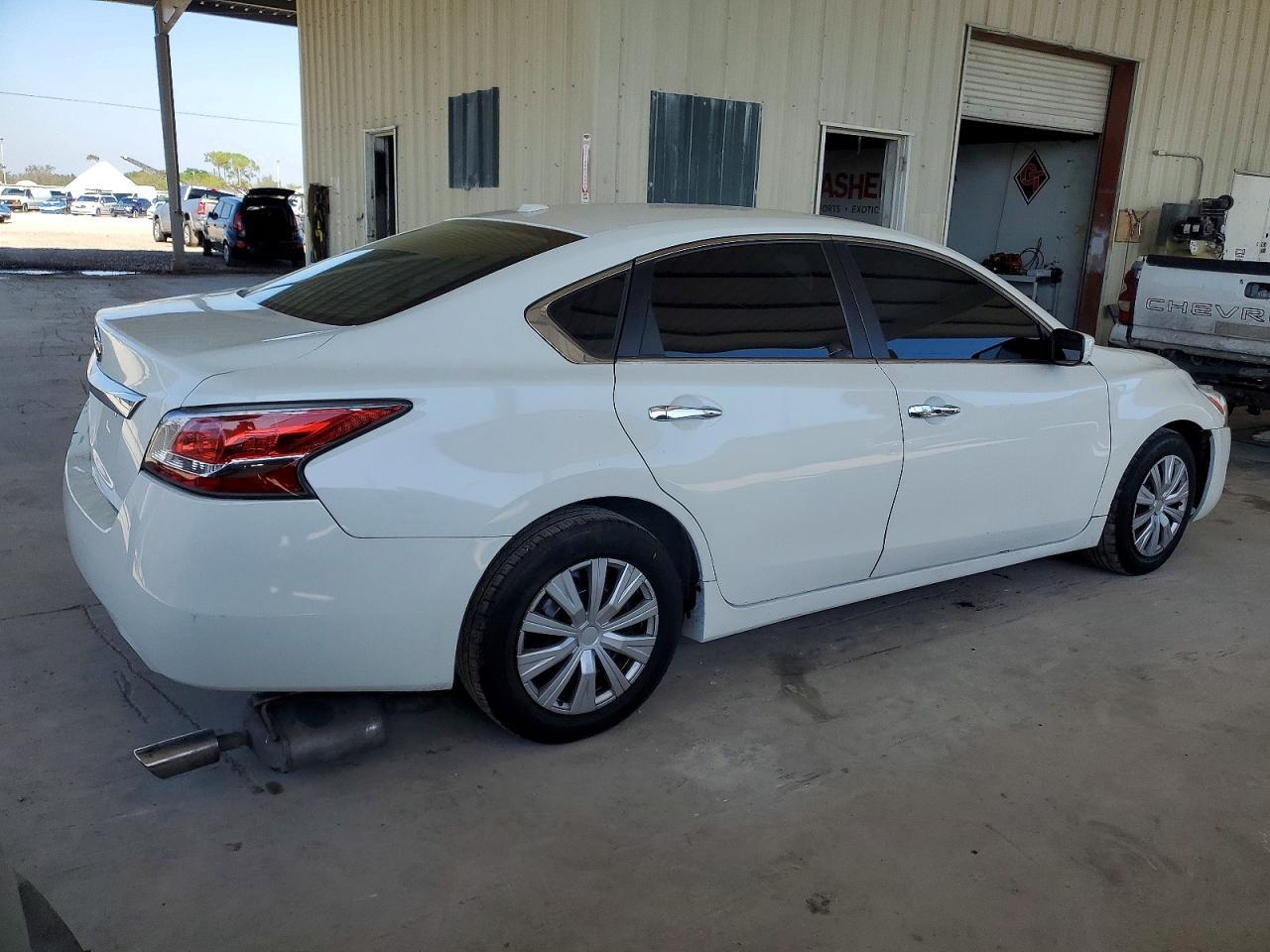 2015 Nissan Altima 2.5 - Image 3