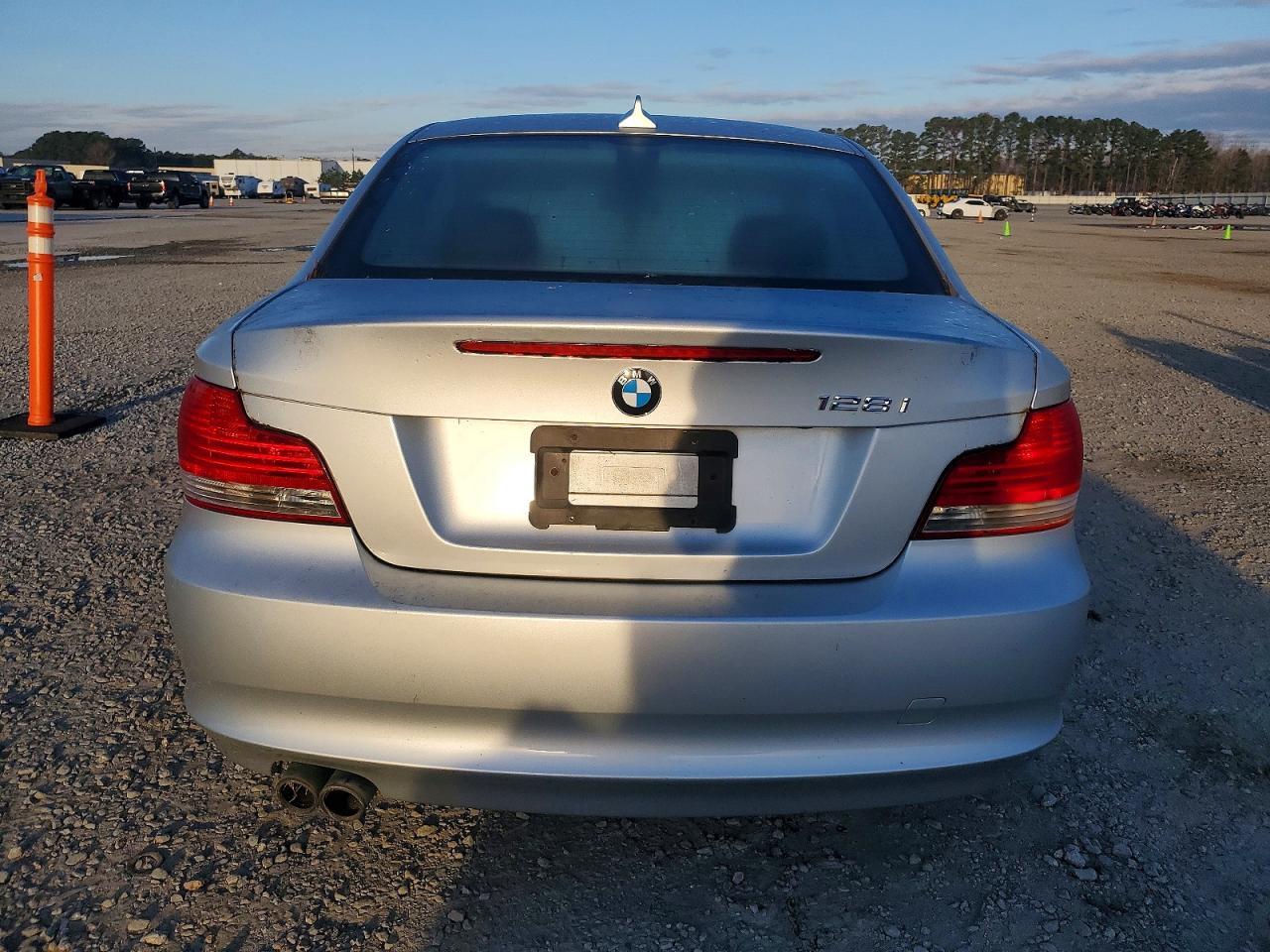 2009 BMW 128 I - Image 6