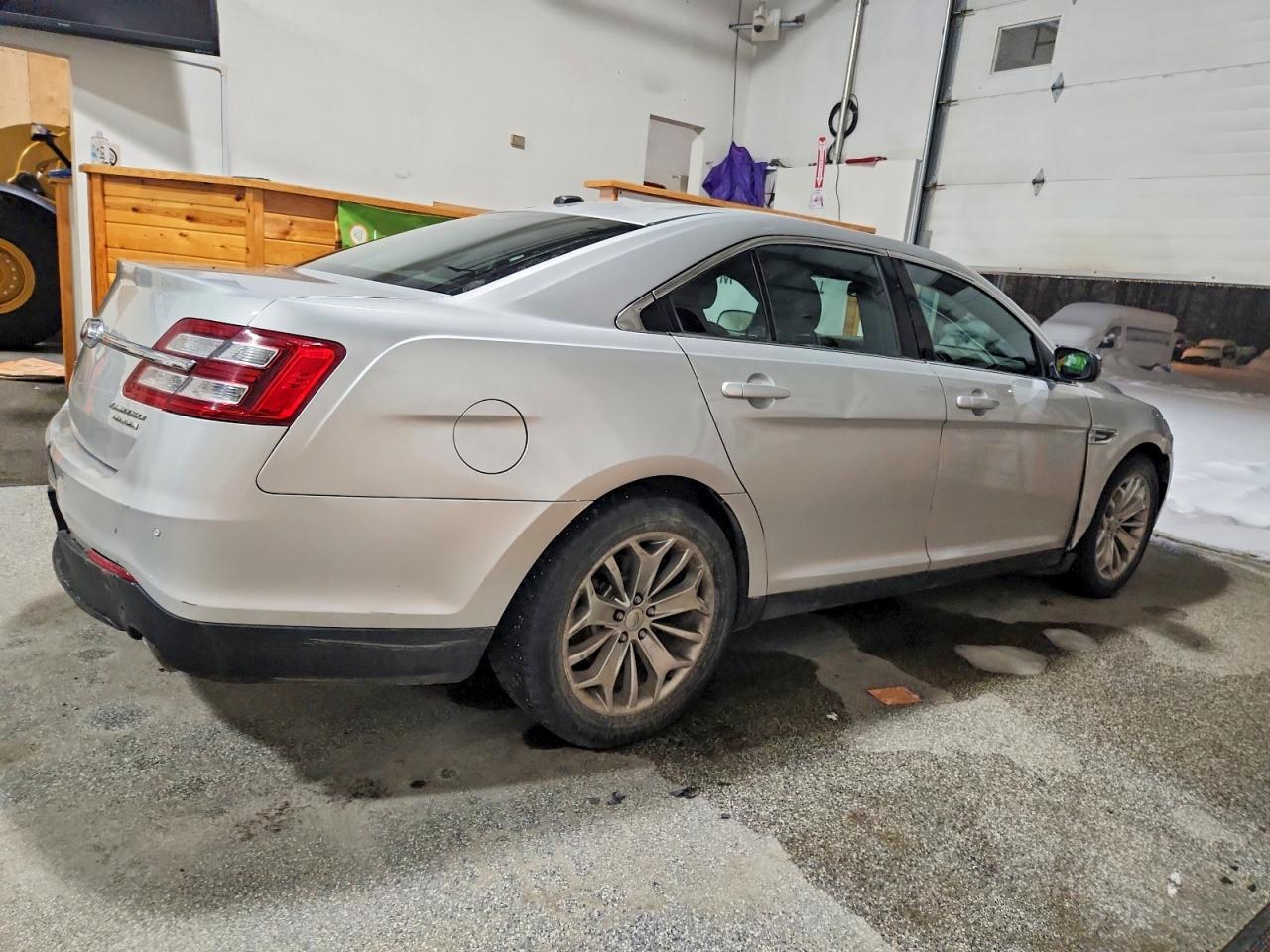 2013 Ford Taurus Limited - Image 3