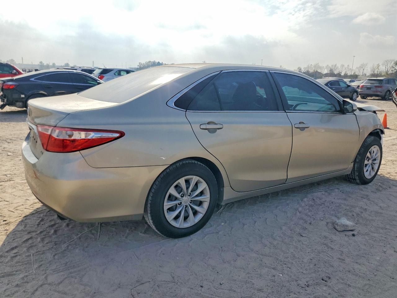 2017 Toyota Camry Le - Image 3