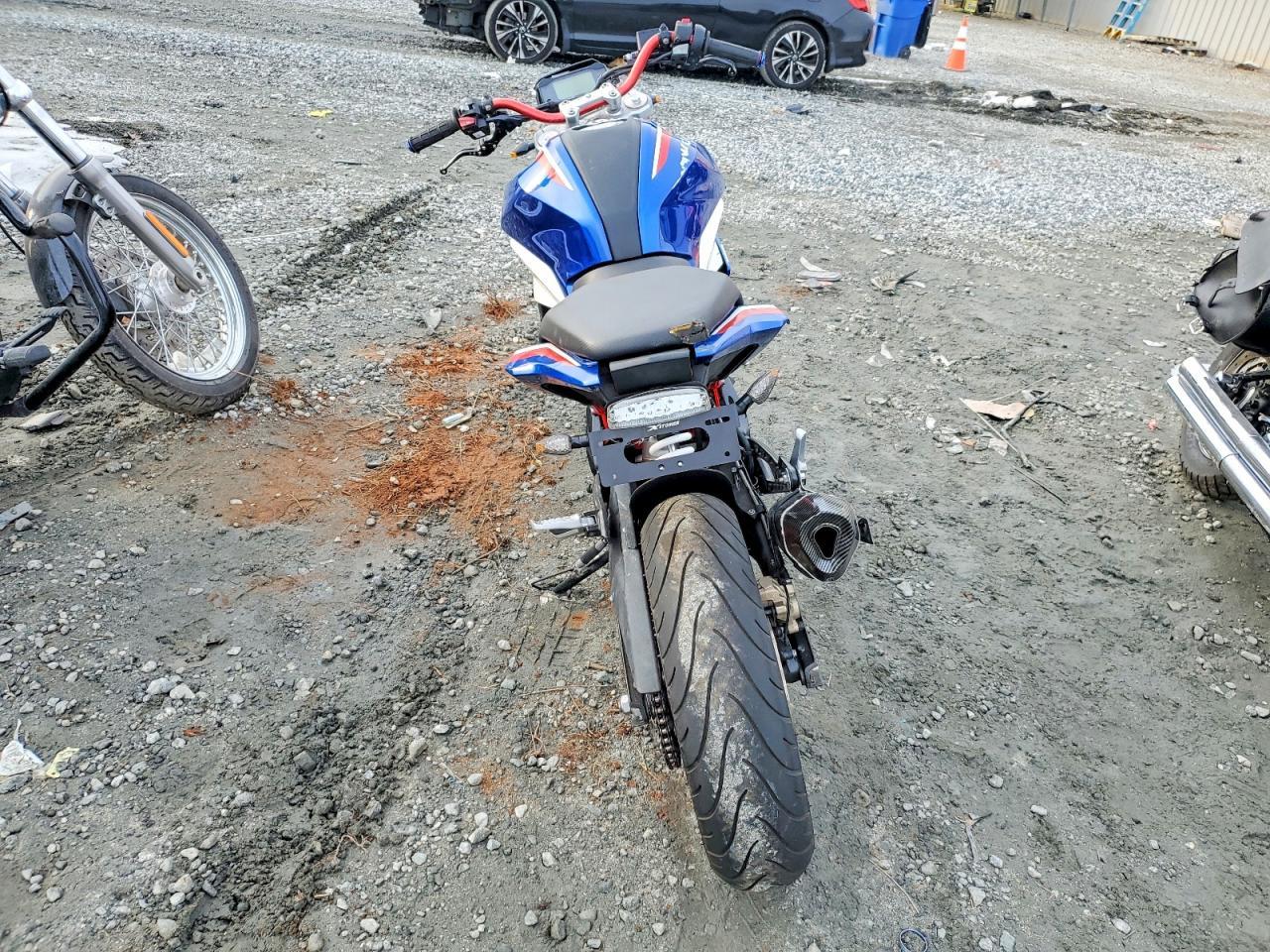 2024 BMW G310 R - Image 4