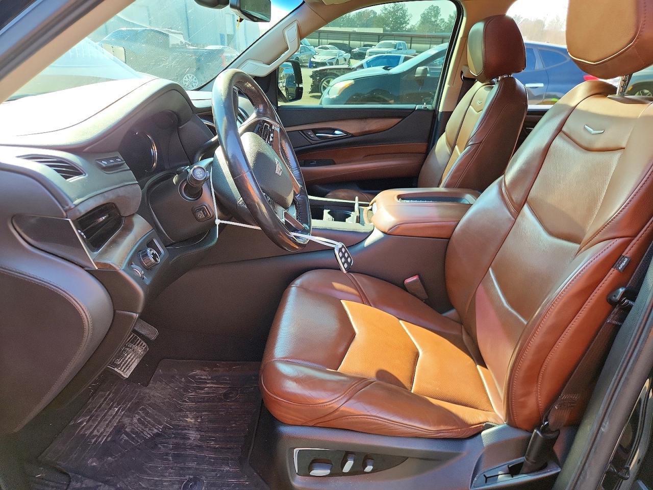 2020 Cadillac Escalade Premium Luxury - Image 7