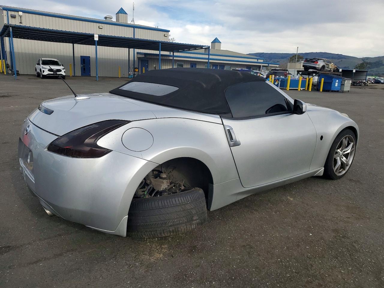 2010 Nissan 370Z - Фото 3