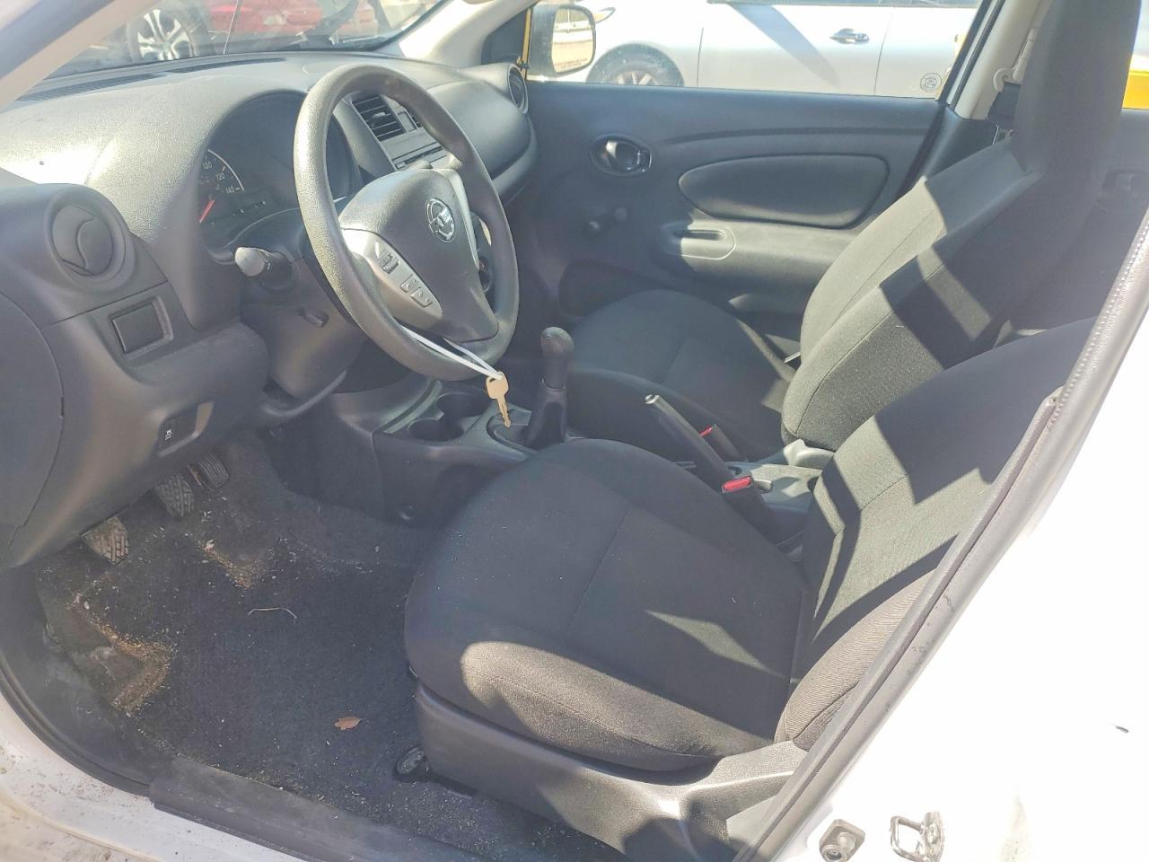 2015 Nissan Versa S - Фото 7