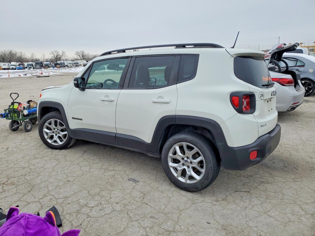 2015 Jeep Renegade Latitude - Image 2