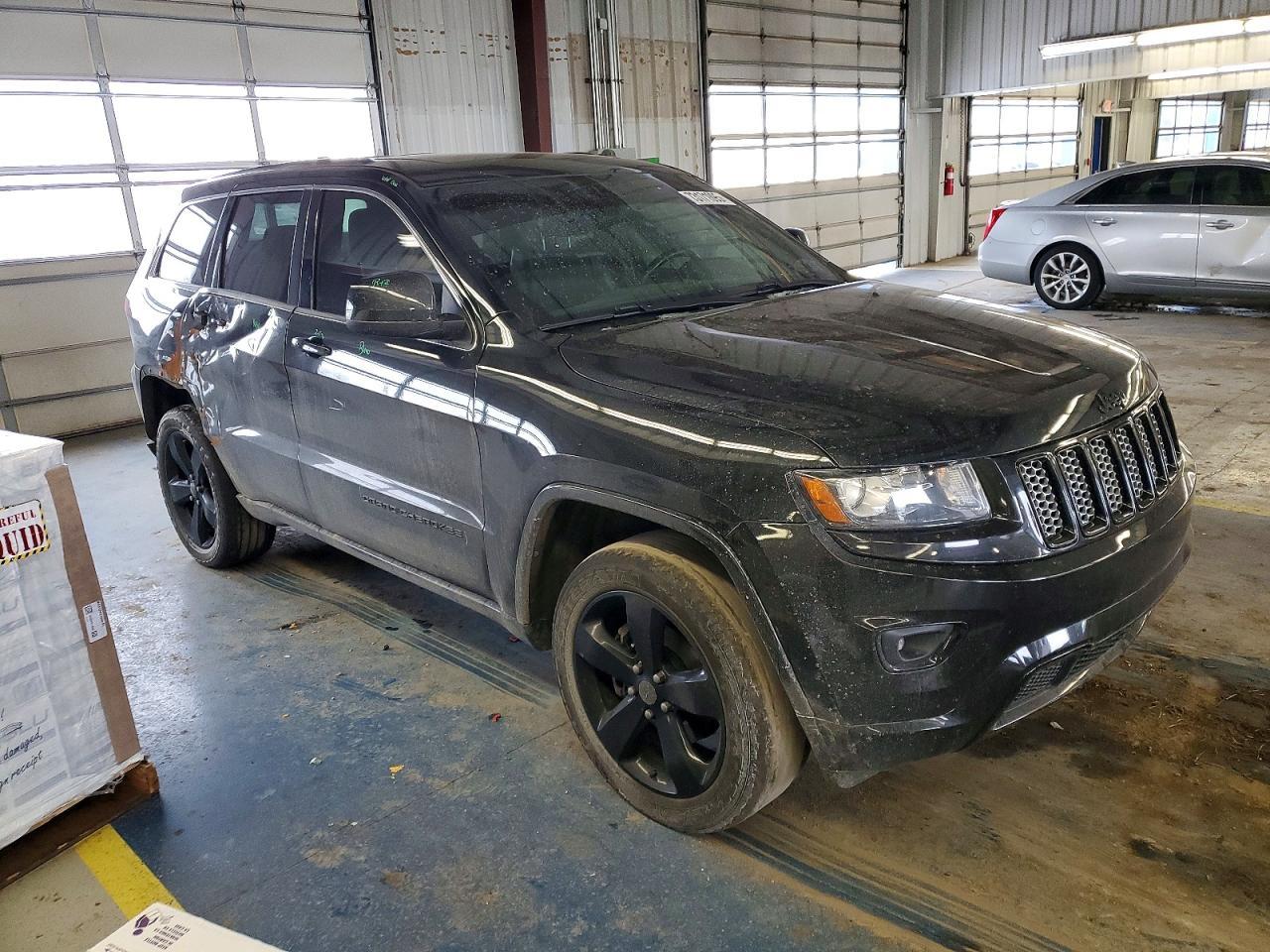 2015 Jeep Grand Cherokee Laredo - Image 4