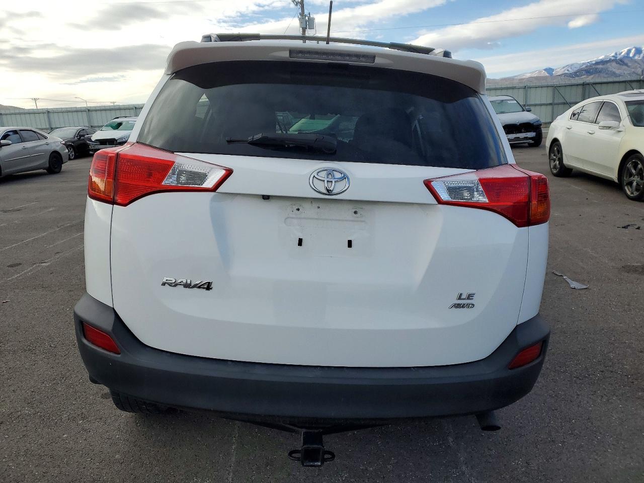 2015 Toyota Rav4 Le - Image 6