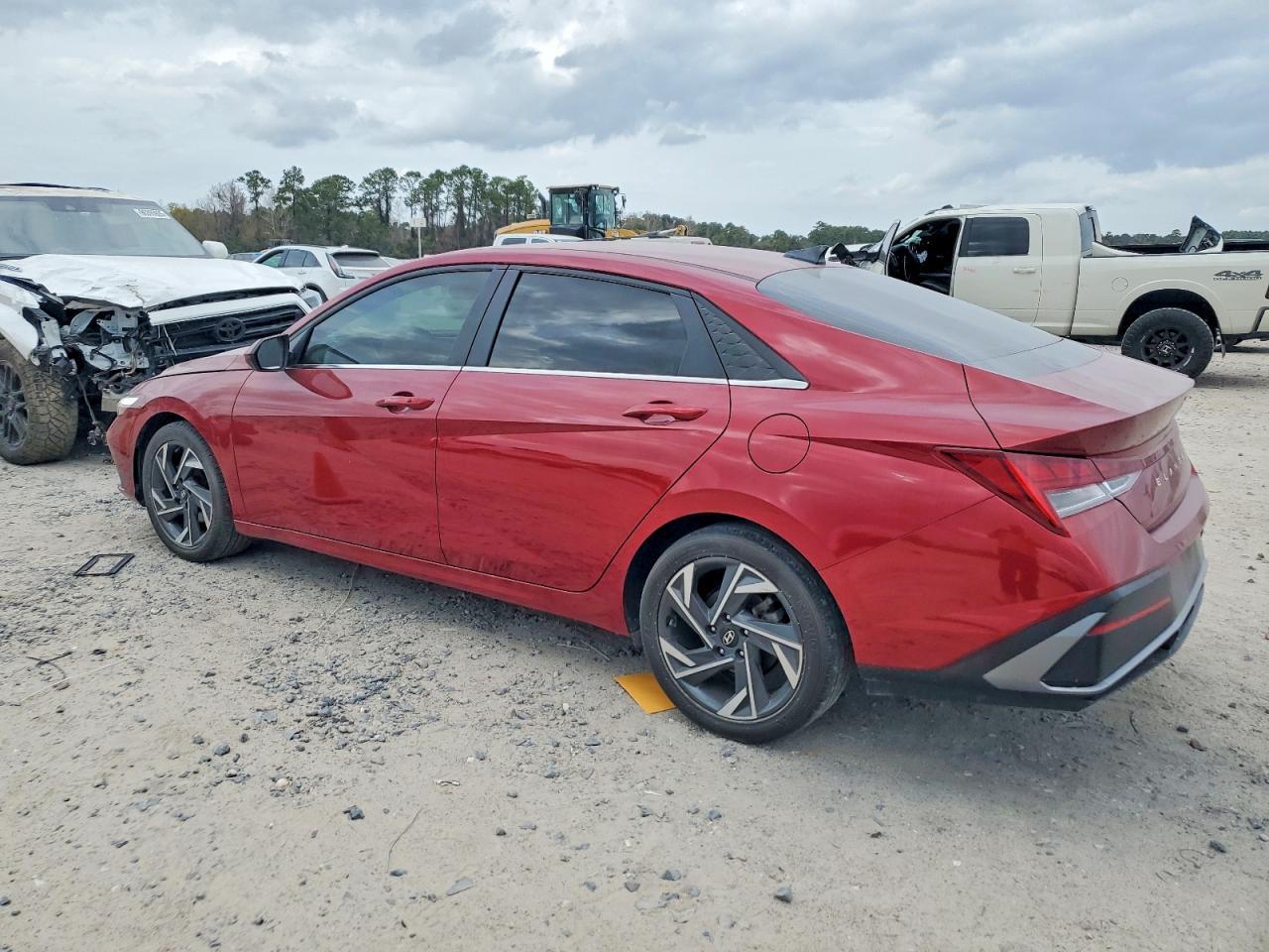 2024 Hyundai Elantra Sel - Image 2