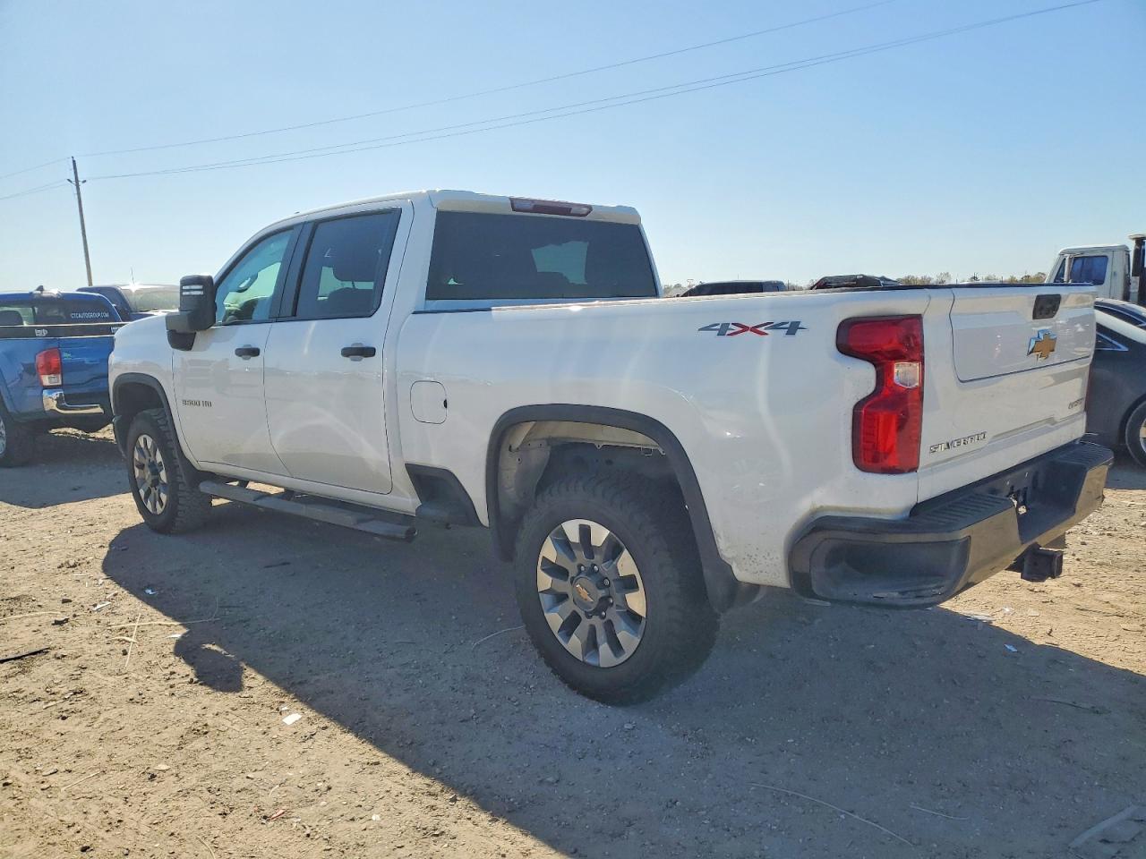 2022 Chevrolet Silverado K2500 Custom - Image 2