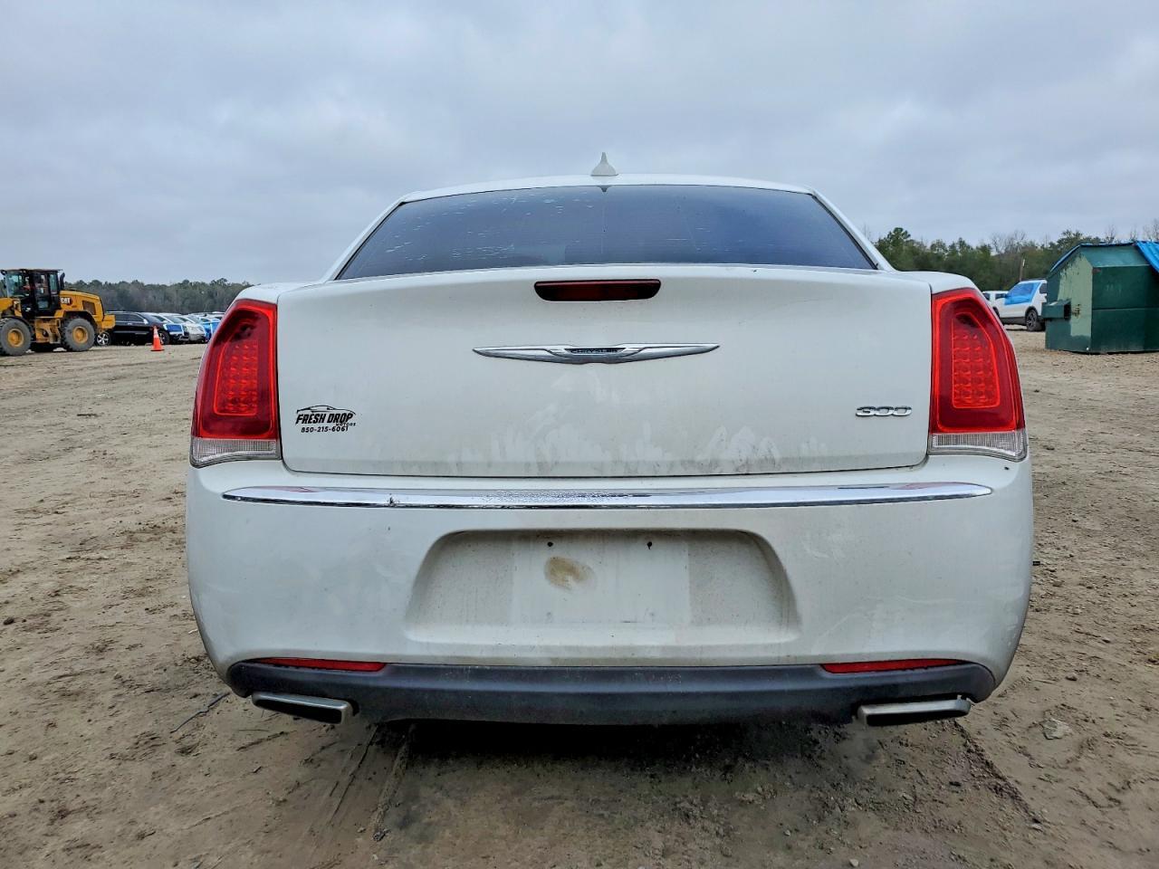 2015 Chrysler 300 Limited - Фото 6