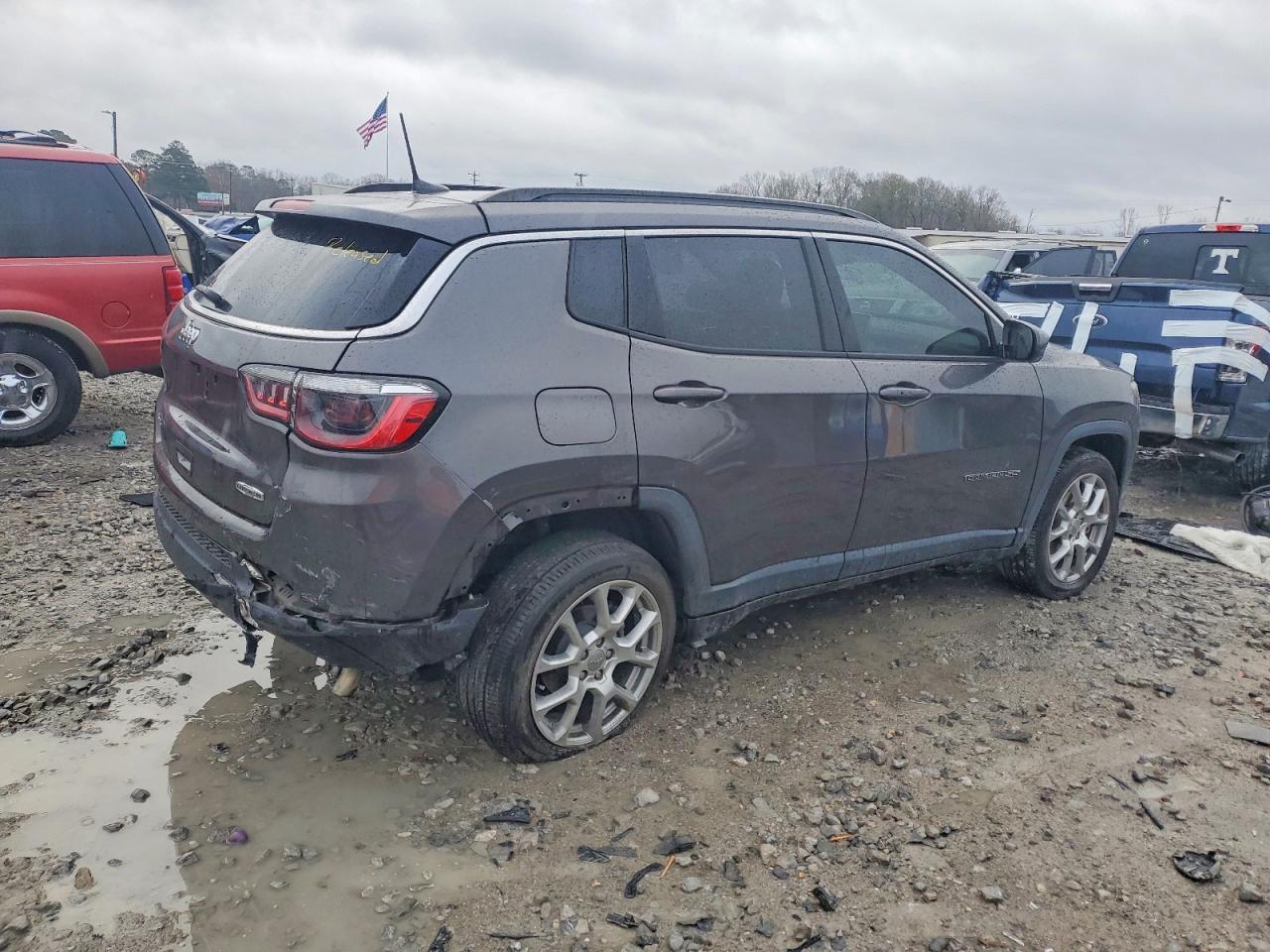 2022 Jeep Compass Latitude Lux - Фото 3