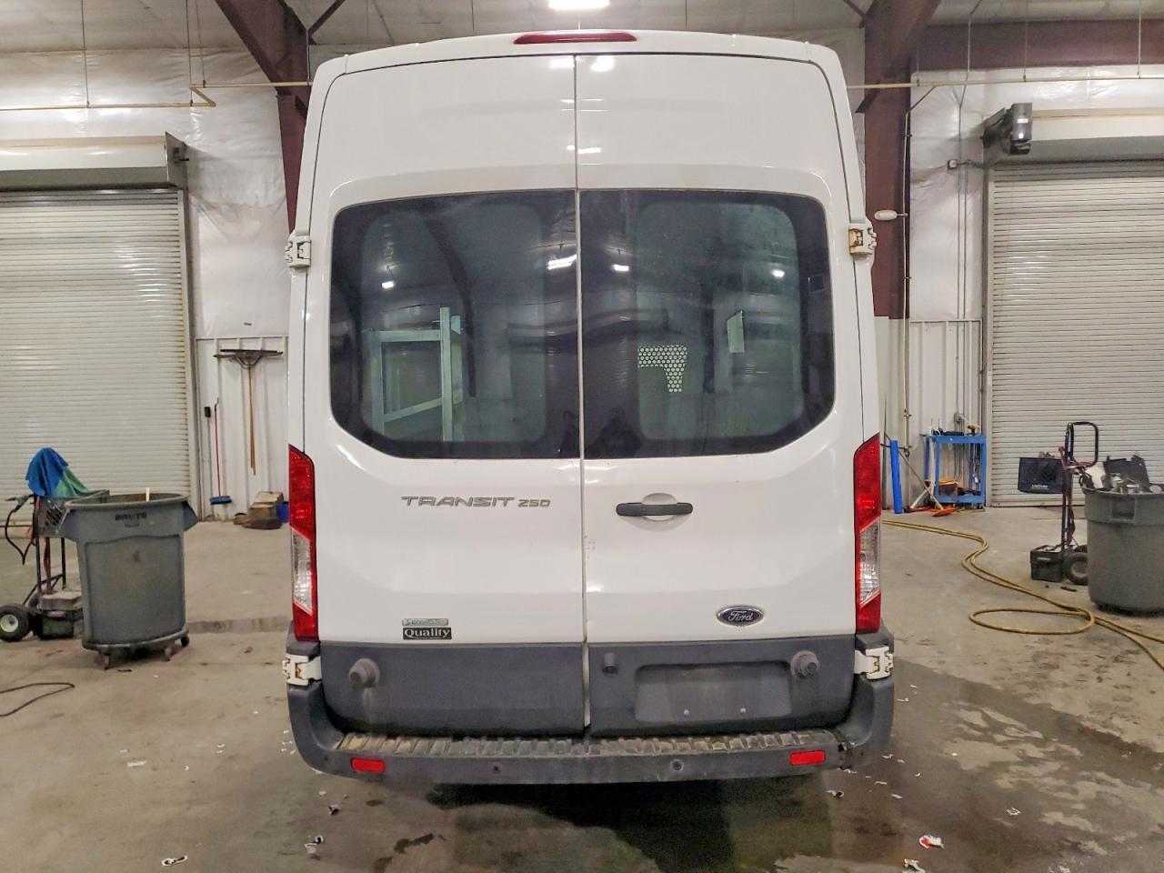 2016 Ford Transit 250 Utility / Service Van - Фото 6