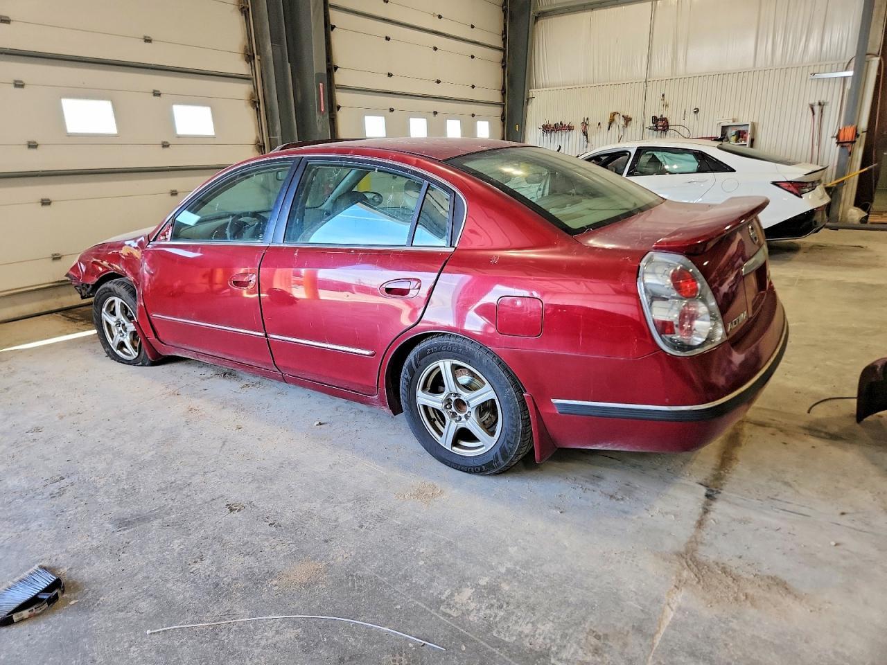2005 Nissan Altima S - Image 2