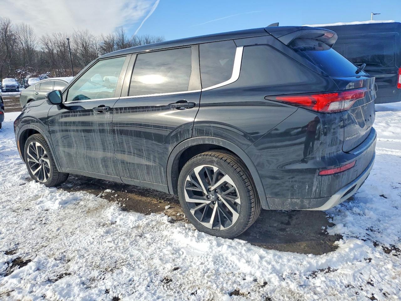 2022 Mitsubishi Outlander Se - Image 2