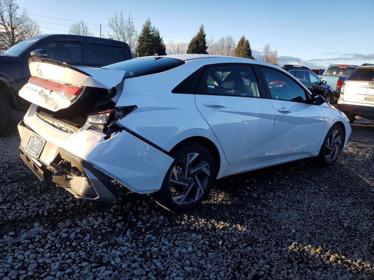 2025 Hyundai Elantra Sel Sport - Фото 3