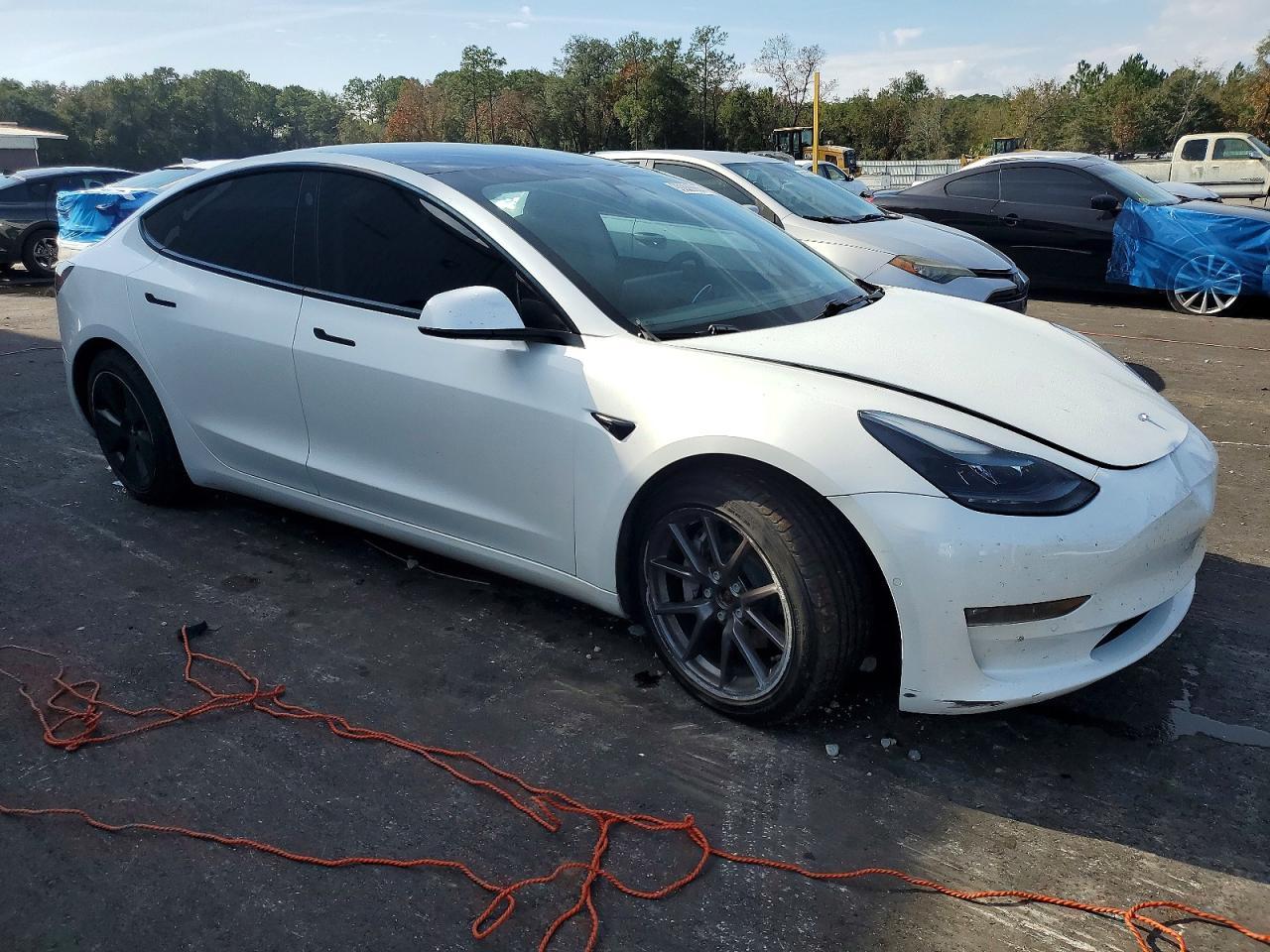 2021 Tesla Model 3 - Фото 4