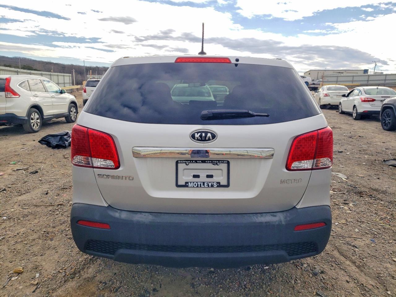 2013 Kia Sorento Lx - Image 6
