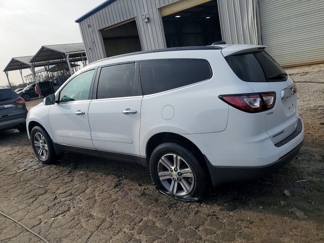2017 Chevrolet Traverse Lt - Фото 2