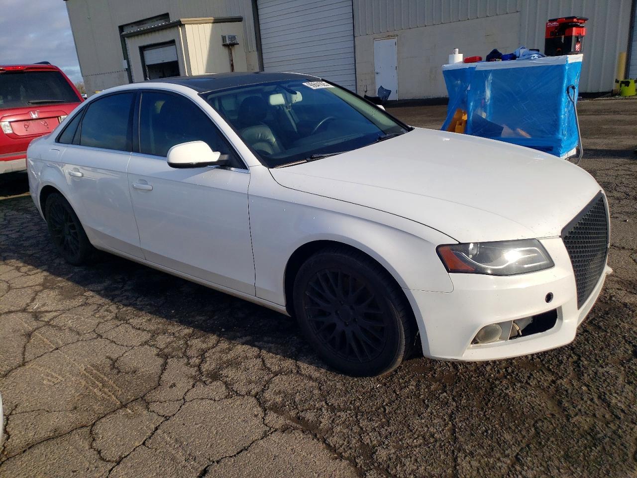 2011 Audi A4 Premium Plus - Фото 4